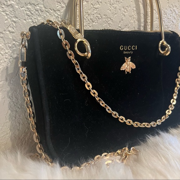 Gucci Black Velvet Cosmetic Pouch Bag with Crossbody Chain and Handles - Picture 5 of 9